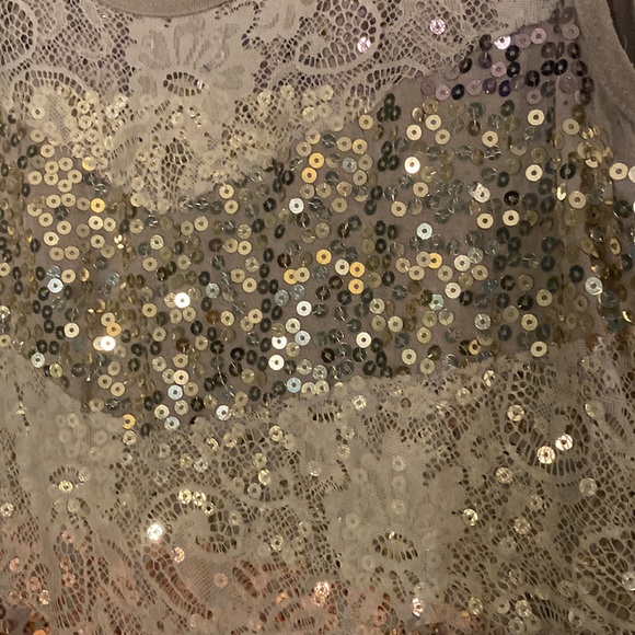 Daytrip tunic grayish taupe with silver, bronze, gray sequins. Size Medium - Picture 7 of 7